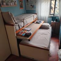 Letto a castello con scrivania estraibile