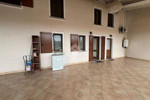 3 LOCALI A TRAVAGLIATO