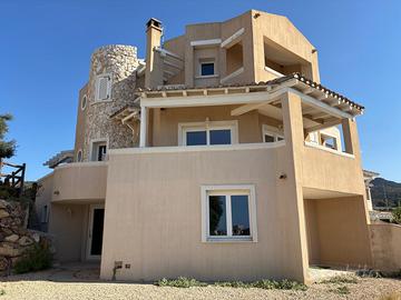 Villa a Schiera a Sinnai in via sant'Antonio 21