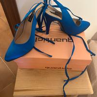 Scarpe con tacco blu elettrico