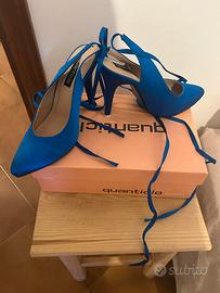 Scarpe con tacco blu elettrico