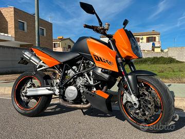 Ktm 990 superduke leggera scivolata