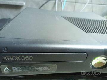 XBOX 360 S - 320 GB - CON ALIMENTATORE