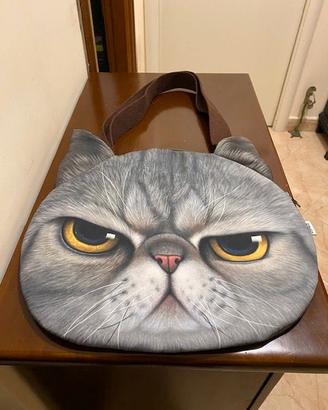 Borsa a forma di gatto e altri articoli