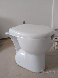 Bocchi, W.C. per disabili ed anziani a pavimento.