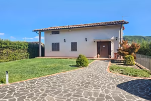 Villa di 153 m² con 3 locali e box auto doppio a Q