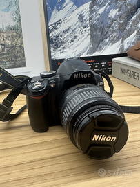 Nikon D3000 corpo macchina + obiettivo