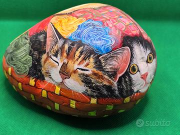 Sasso dipinto a mano cestino animali