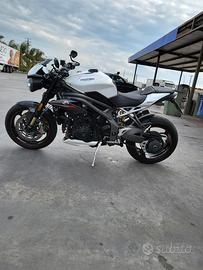 Triumph Speed Triple 1050 Rs