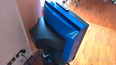TV Bang & Olufsen blu con base ruotante
