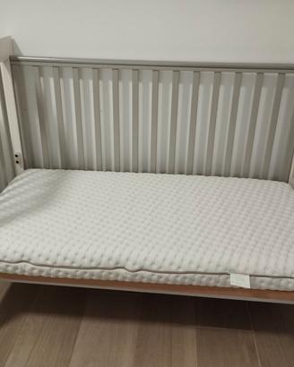 Lettino a sbarre per bambini con materasso