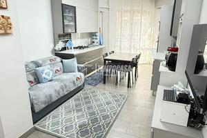 3 LOCALI COMPLETAMENTE RISTRUTTURATO IN ZONA BELLA