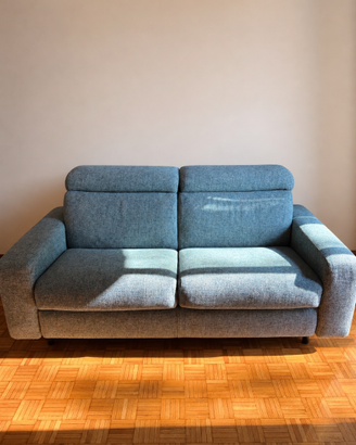 Soggiorno: credenza, vetrina e divano Poltronesofà