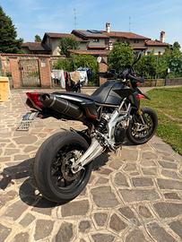 Aprilia dorsoduro 750