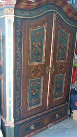 Armadio antico tirolese di grande valore