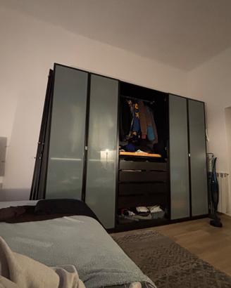 Armadio 6 ante IKEA legno scuro