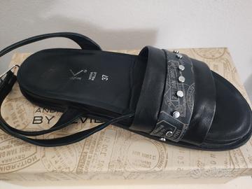 Sandalo Alviero martini