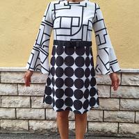 Abito stampato a geometrie bicolore manica lunga