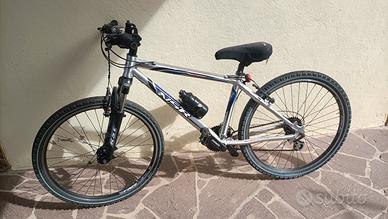 bicicletta interamente in alluminio 