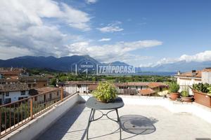 QUADRILOCALE VISTA LAGO A MANERBA DEL GARDA