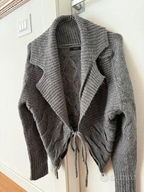 Cardigan da donna grigio a maglia treccia, grigio.