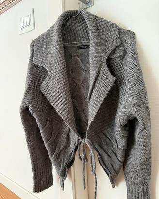 Cardigan da donna grigio a maglia treccia, grigio.