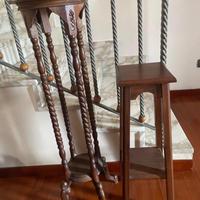 Set di due colonne in legno