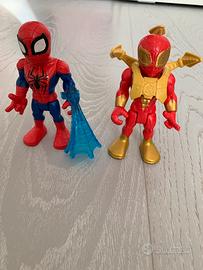 Due personaggi Spider-Man e Iron Spider