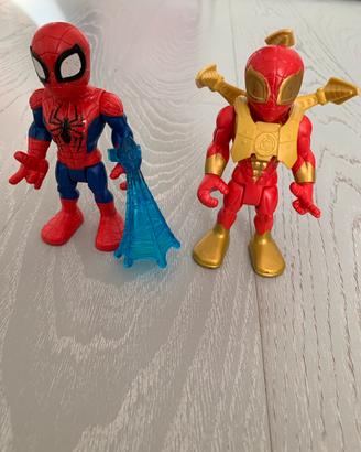 Due personaggi Spider-Man e Iron Spider