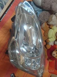 Faro anteriore sinistro citroen Berlingo