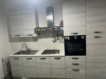 Cucina completa cond. buone 300€