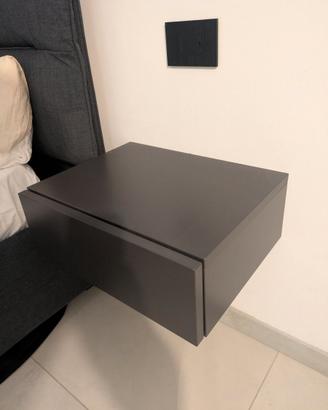 Comodini sospesi