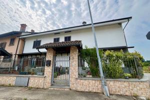Villa di 196 m² con 5 locali a Carmagnola