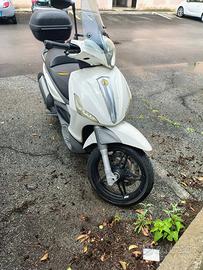 Beverly 350