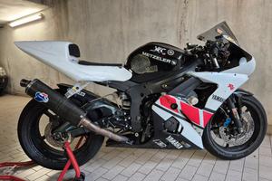 Yamaha R6 Racing 