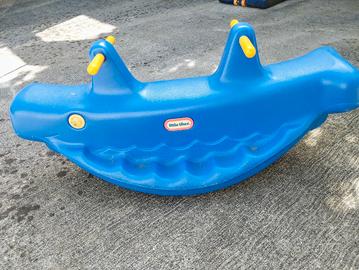 Dondolo per bambini Little Tikes.