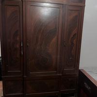 Armadio d’epoca in piuma di noce XX secolo