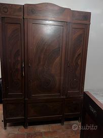 Armadio d’epoca in piuma di noce XX secolo