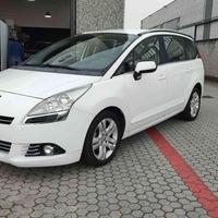 PEUGEOT 5008 1.6 e-HDi 115CV Stop&Start cambio r