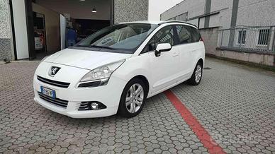 PEUGEOT 5008 1.6 e-HDi 115CV Stop&Start cambio r