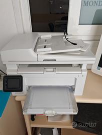 HP ALL IN ONE + Stampante Laser Bianco Nero.