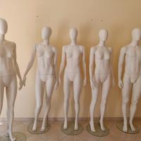 Manichini abbigliamento