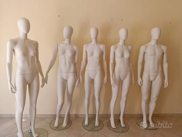 Manichini abbigliamento