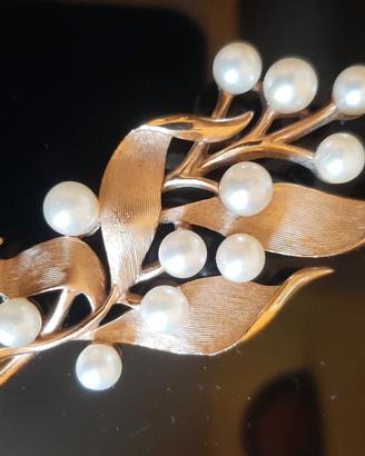 SPILLA VINTAGE TRIFARI CON FOGLIE DORATE E PERLE