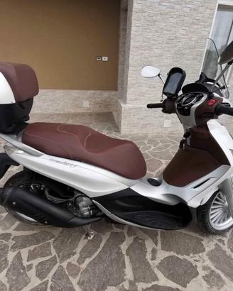 Beverly 300 ie