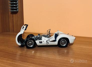 MASERATI TIPO 61 BIRDCAGE CMC in SCALA 1:18