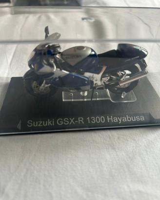 Modellino moto Suzuki gsx-r 1300 hayabusa con teca