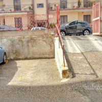 Posto auto scoperto e recintato