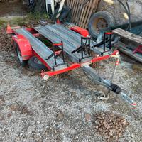 Carrello targato attrezzature sportive turistiche