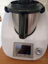 Bimby in perfetto stato  con gli accessori.